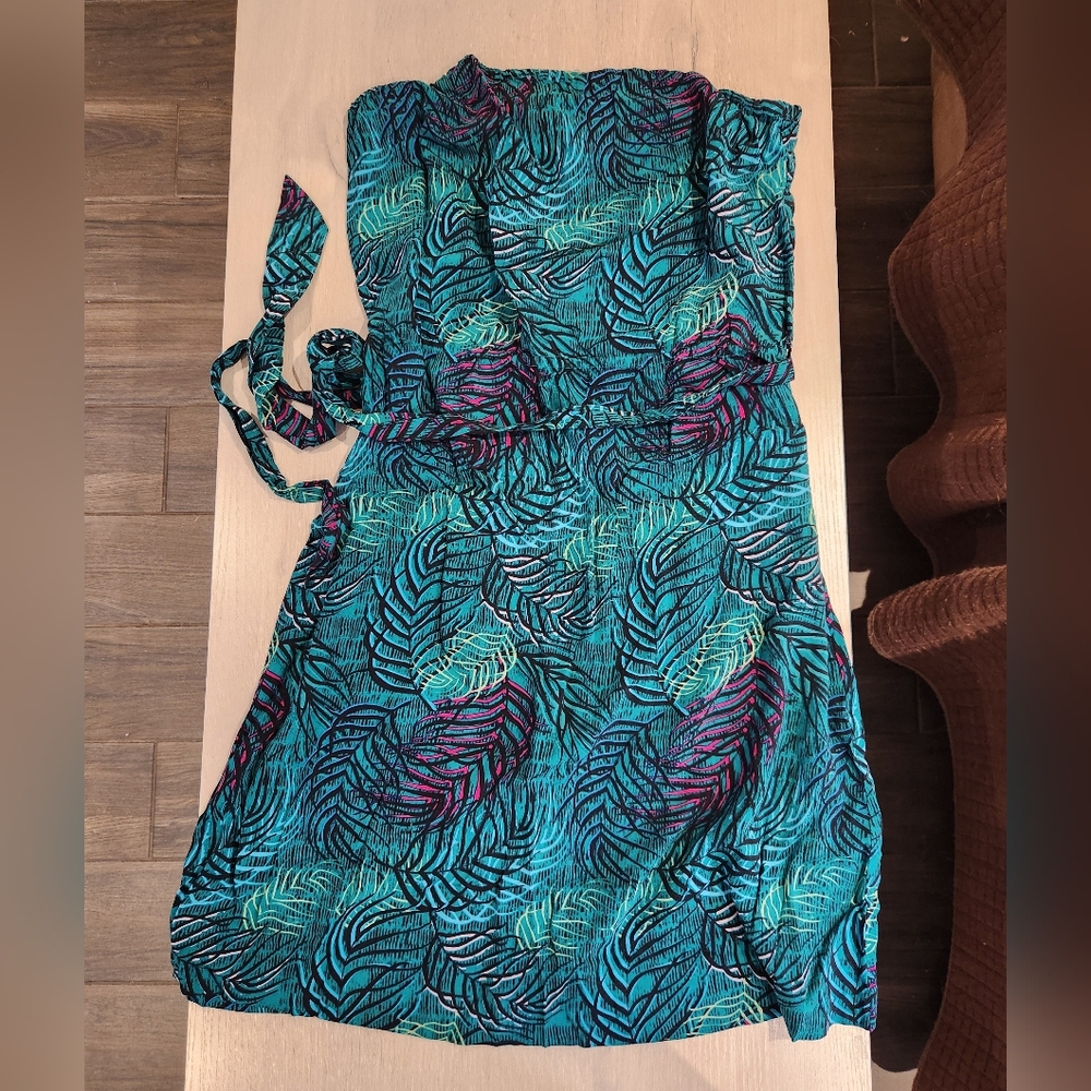 Divided Strapless Dress with Teal and Purple Leaf Design